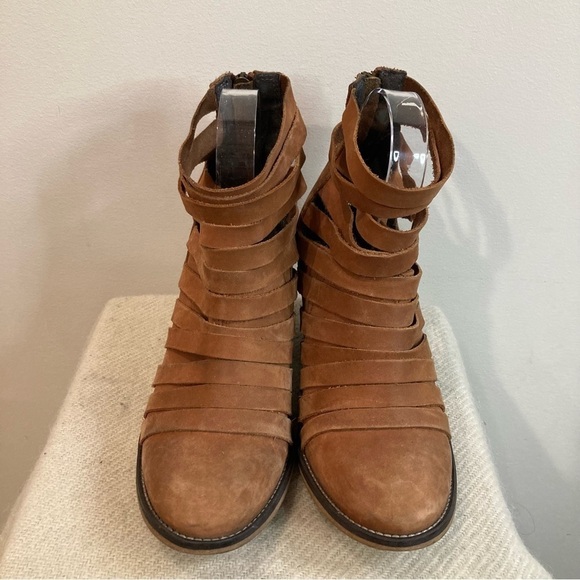 FREE PEOPLE SZ 38 Hybrid  Stacked Heel Strappy Back Zipper Ankle Boots Booties - Picture 3 of 11